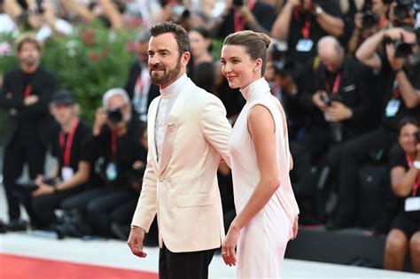 Jennifer Aniston's ex Justin Theroux sparks engagement reports .